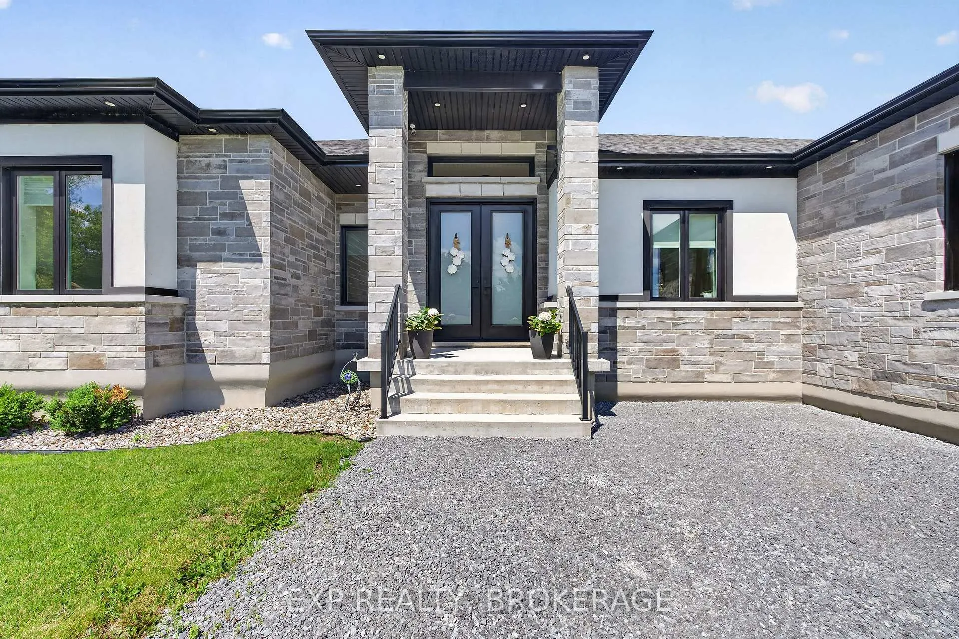 Photo 3 of 2515 Quabbin Road, Kingston, City North of 401 — HOMEH