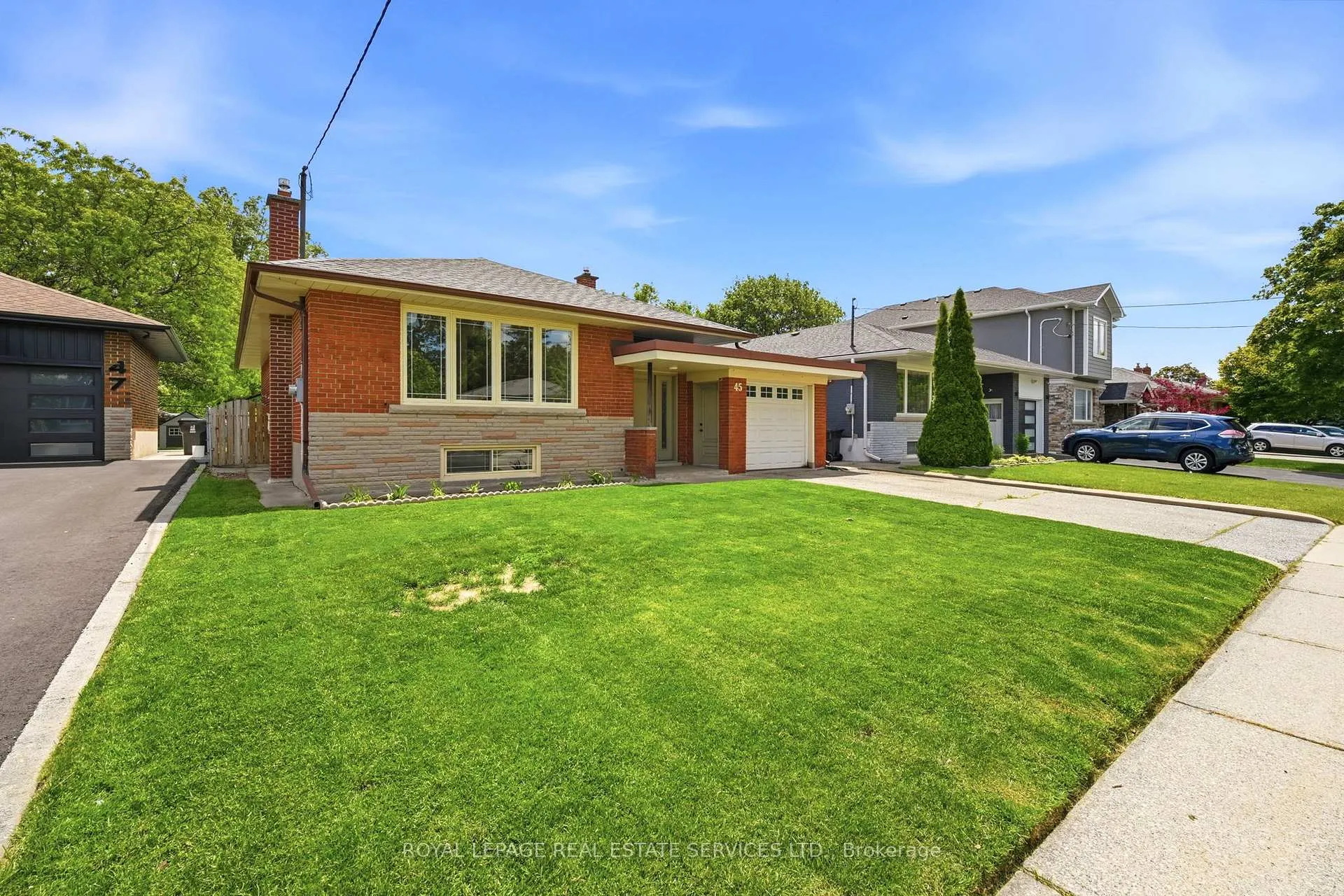 Photo 2 of 45 Poynter Drive, Etobicoke, Kingsview Village-The Westway — HOMEH