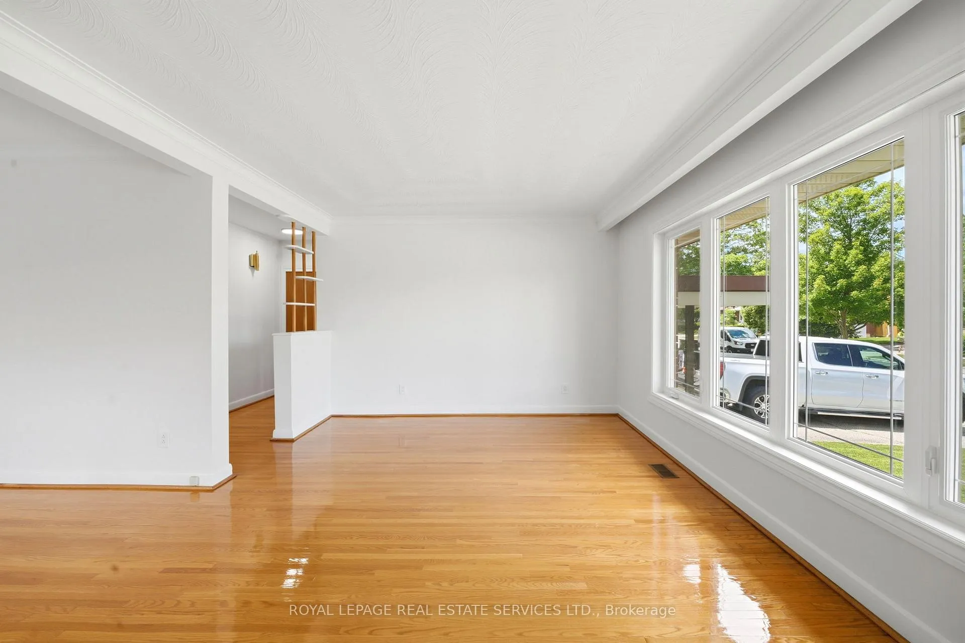 Photo 6 of 45 Poynter Drive, Etobicoke, Kingsview Village-The Westway — HOMEH