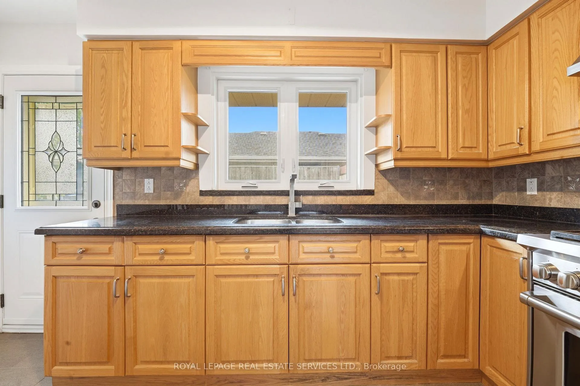 Photo 11 of 45 Poynter Drive, Etobicoke, Kingsview Village-The Westway — HOMEH