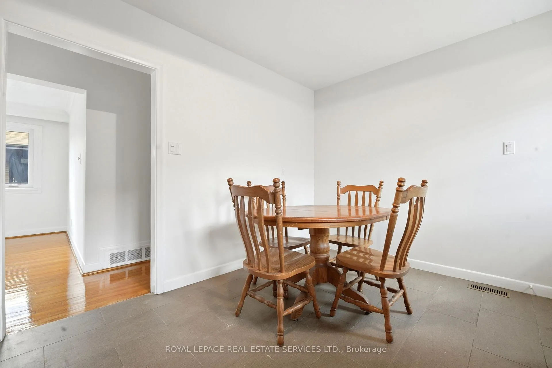 Photo 14 of 45 Poynter Drive, Etobicoke, Kingsview Village-The Westway — HOMEH