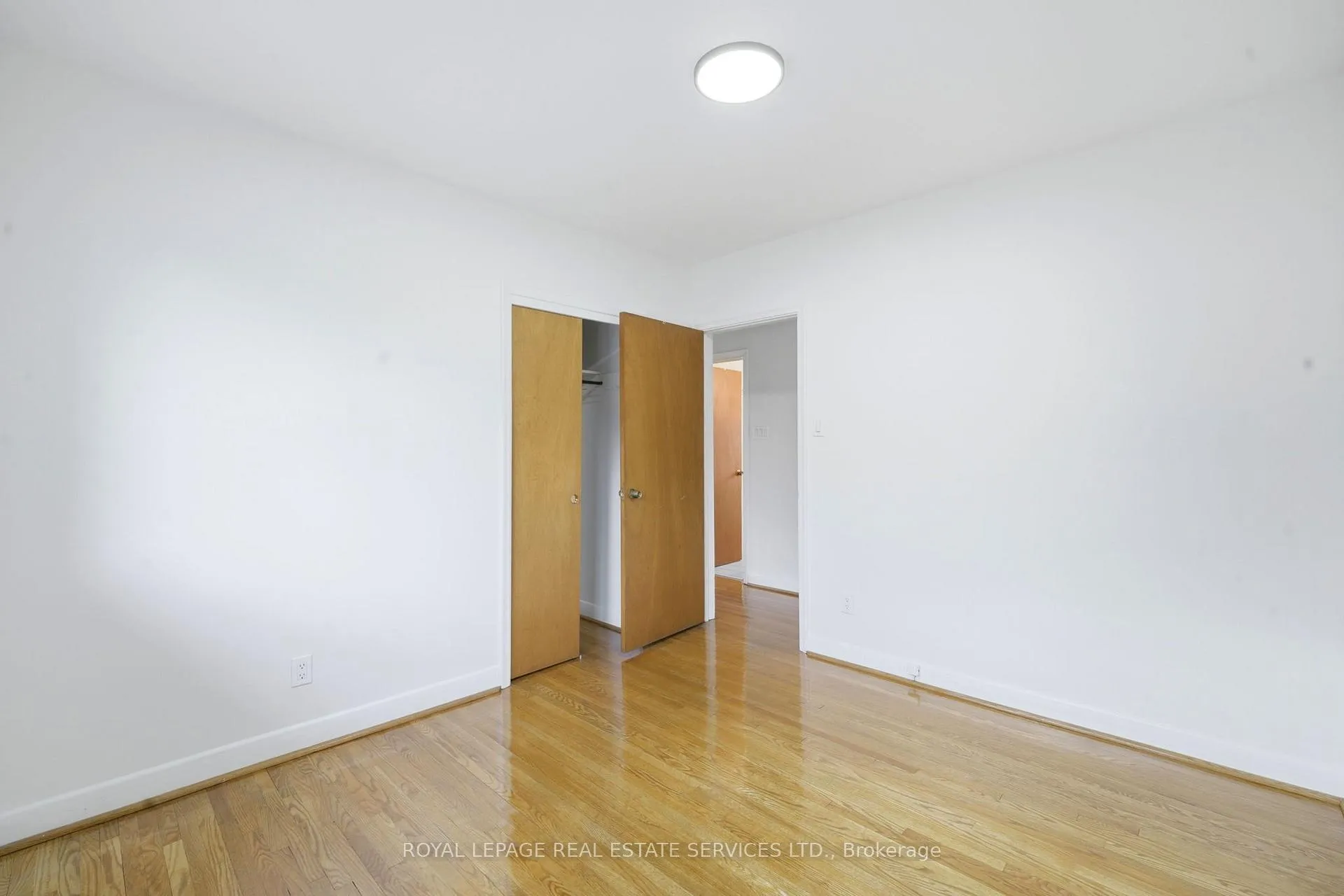 Photo 18 of 45 Poynter Drive, Etobicoke, Kingsview Village-The Westway — HOMEH