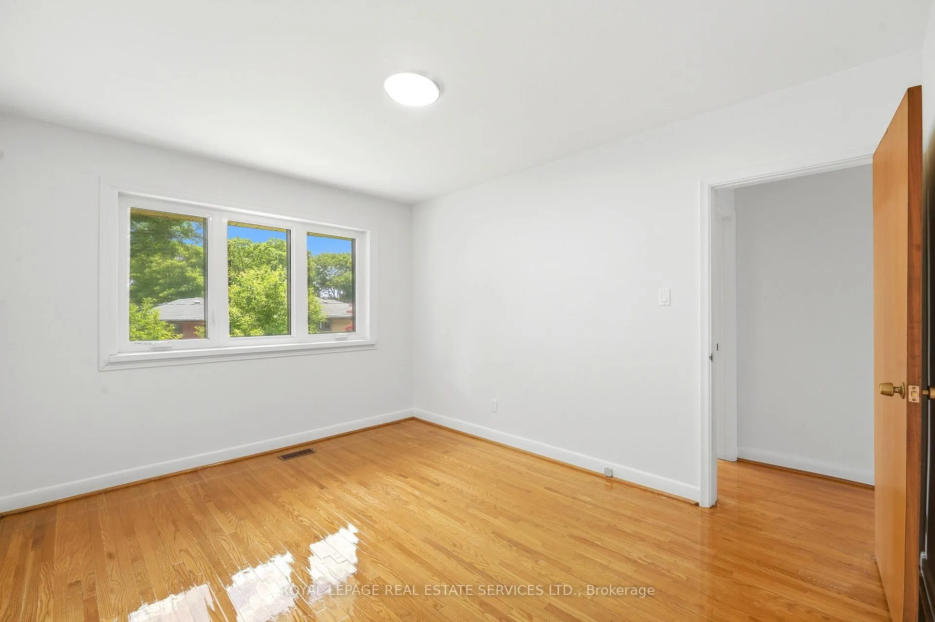 Photo 21 of 45 Poynter Drive, Etobicoke, Kingsview Village-The Westway — HOMEH