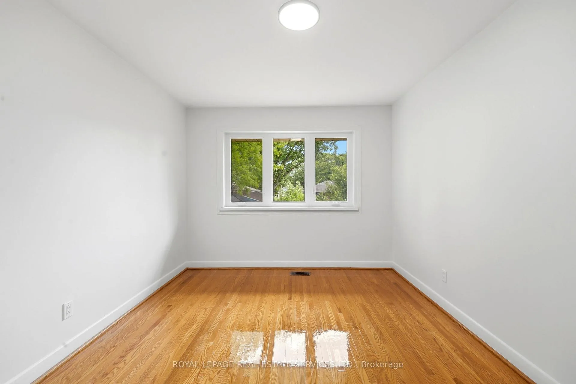 Photo 23 of 45 Poynter Drive, Etobicoke, Kingsview Village-The Westway — HOMEH