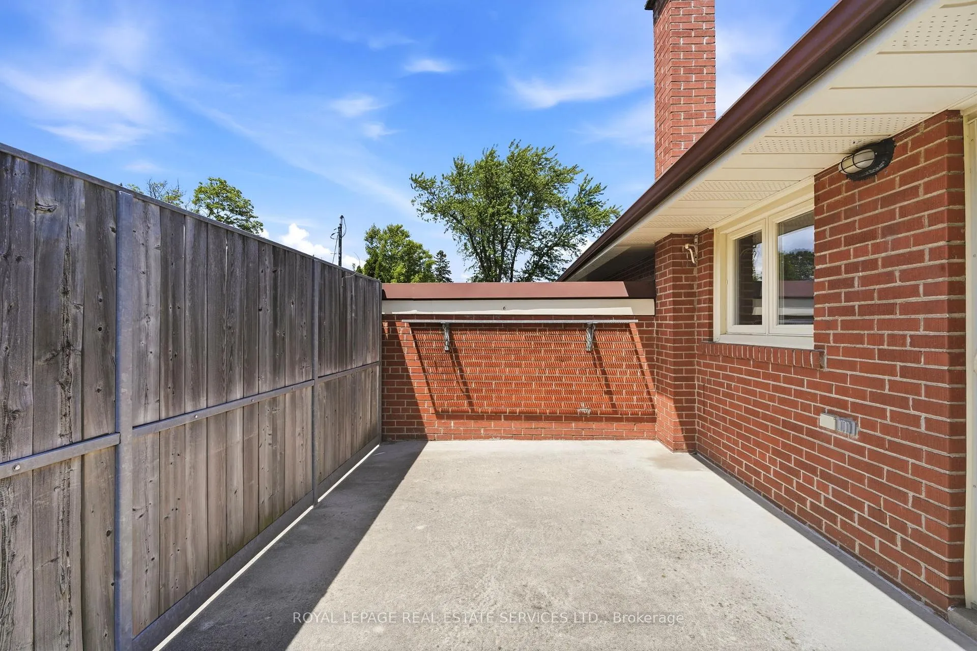 Photo 31 of 45 Poynter Drive, Etobicoke, Kingsview Village-The Westway — HOMEH