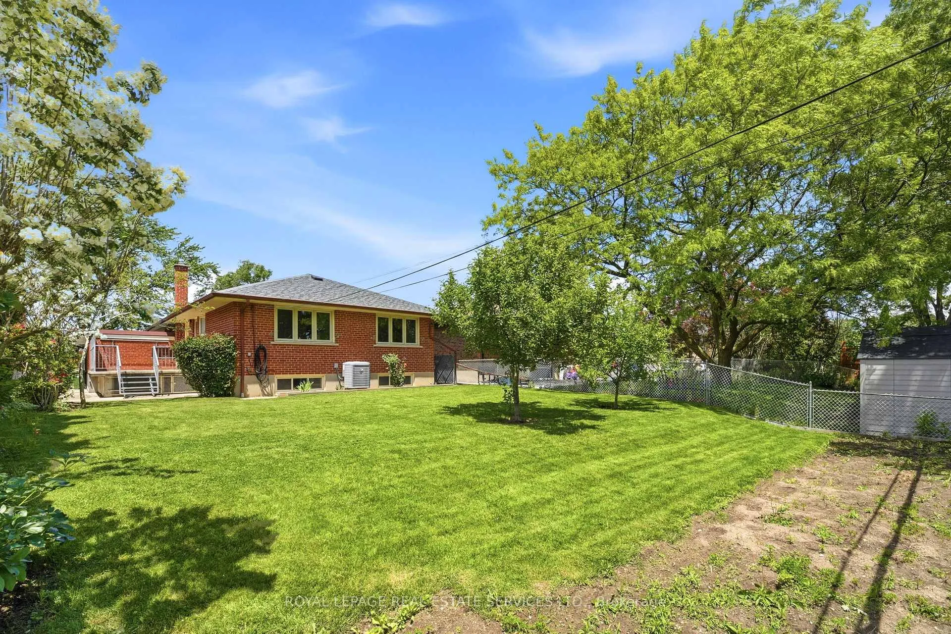 Photo 32 of 45 Poynter Drive, Etobicoke, Kingsview Village-The Westway — HOMEH