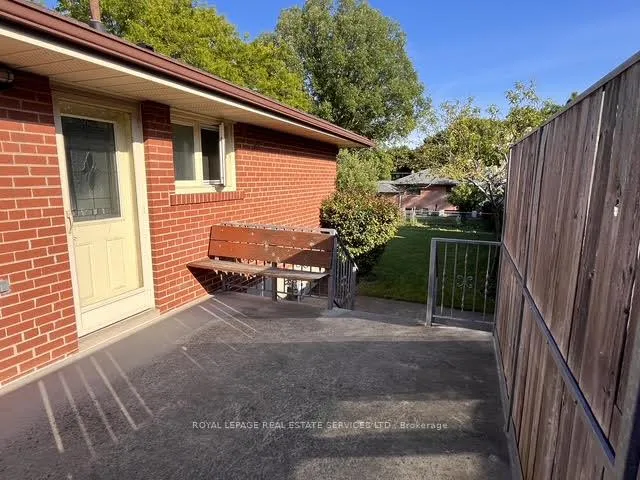 Photo 35 of 45 Poynter Drive, Etobicoke, Kingsview Village-The Westway — HOMEH