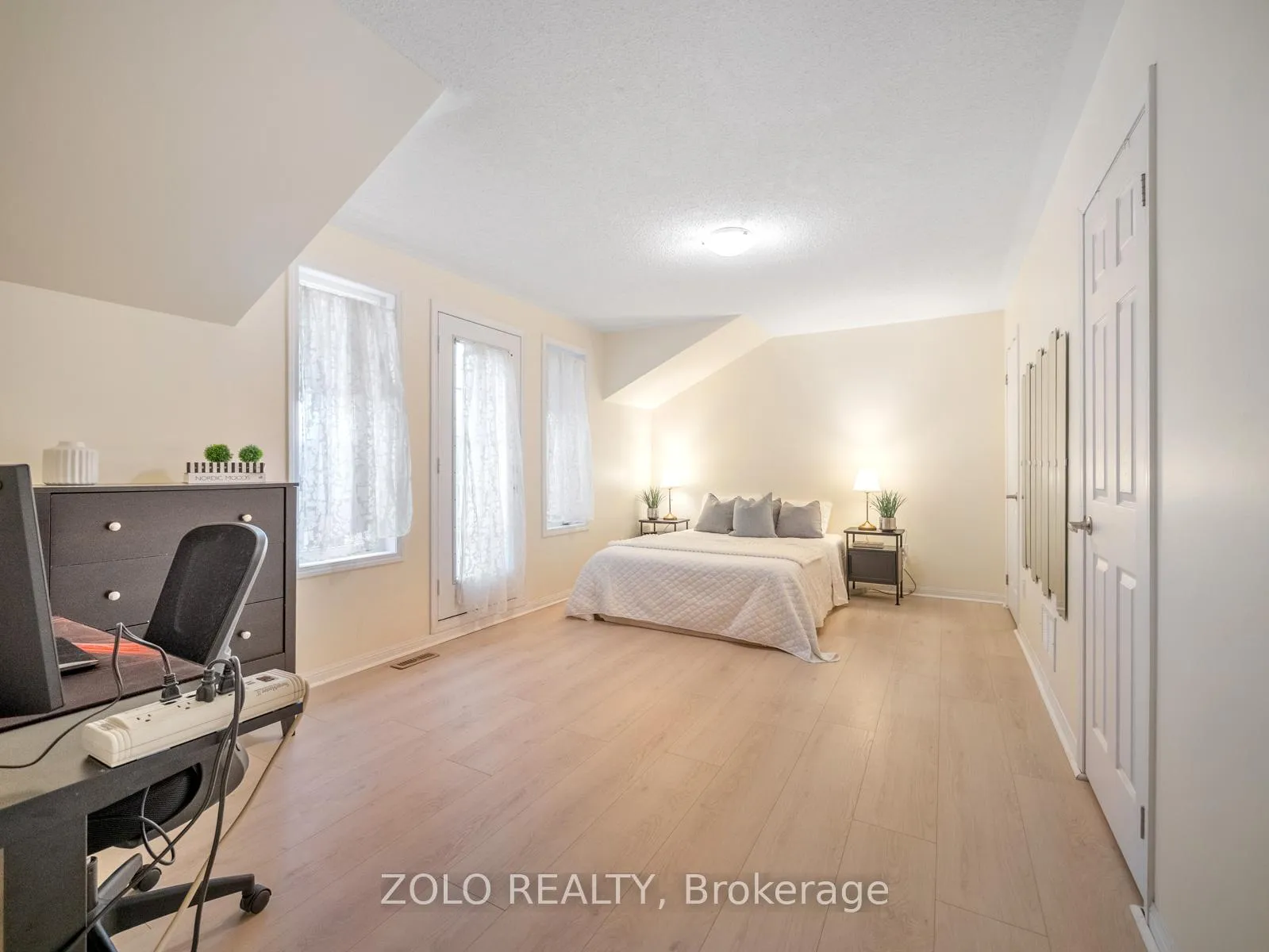 Photo 31 of 818 Cousens Terrace, Milton, Coates — HOMEH