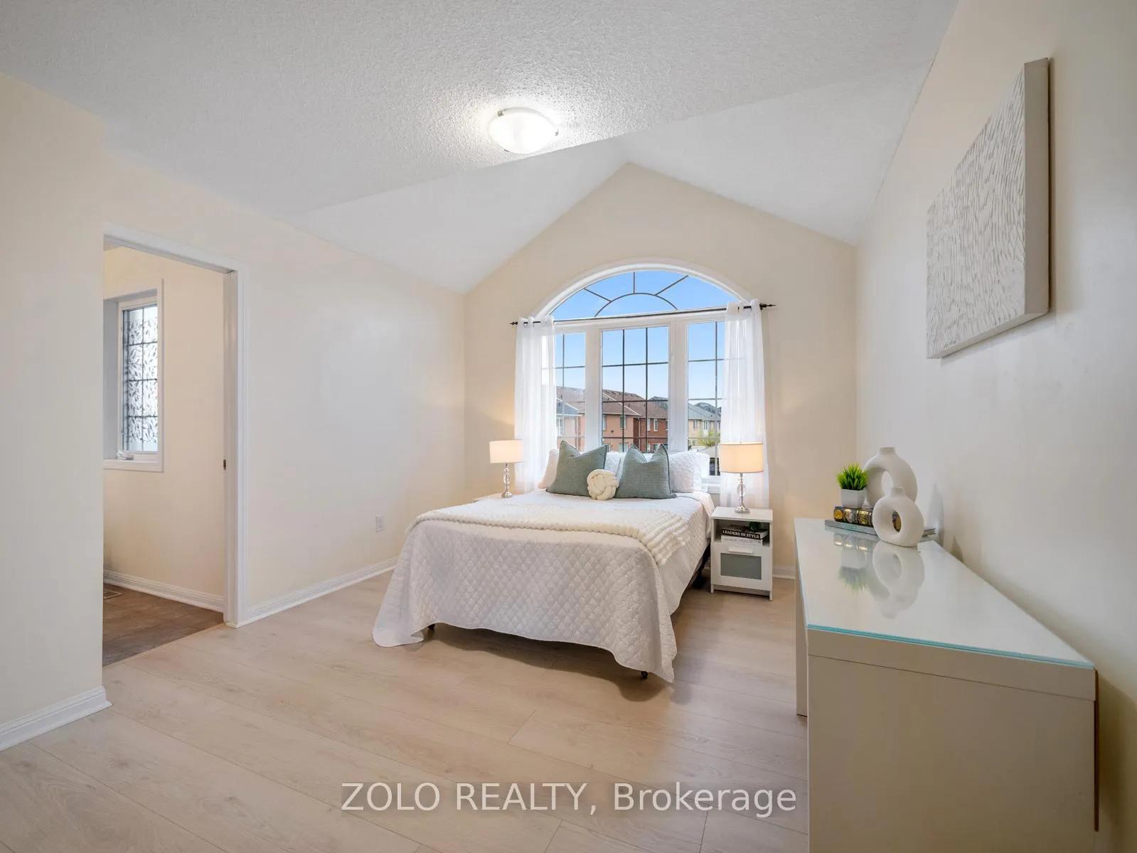 Photo 36 of 818 Cousens Terrace, Milton, Coates — HOMEH