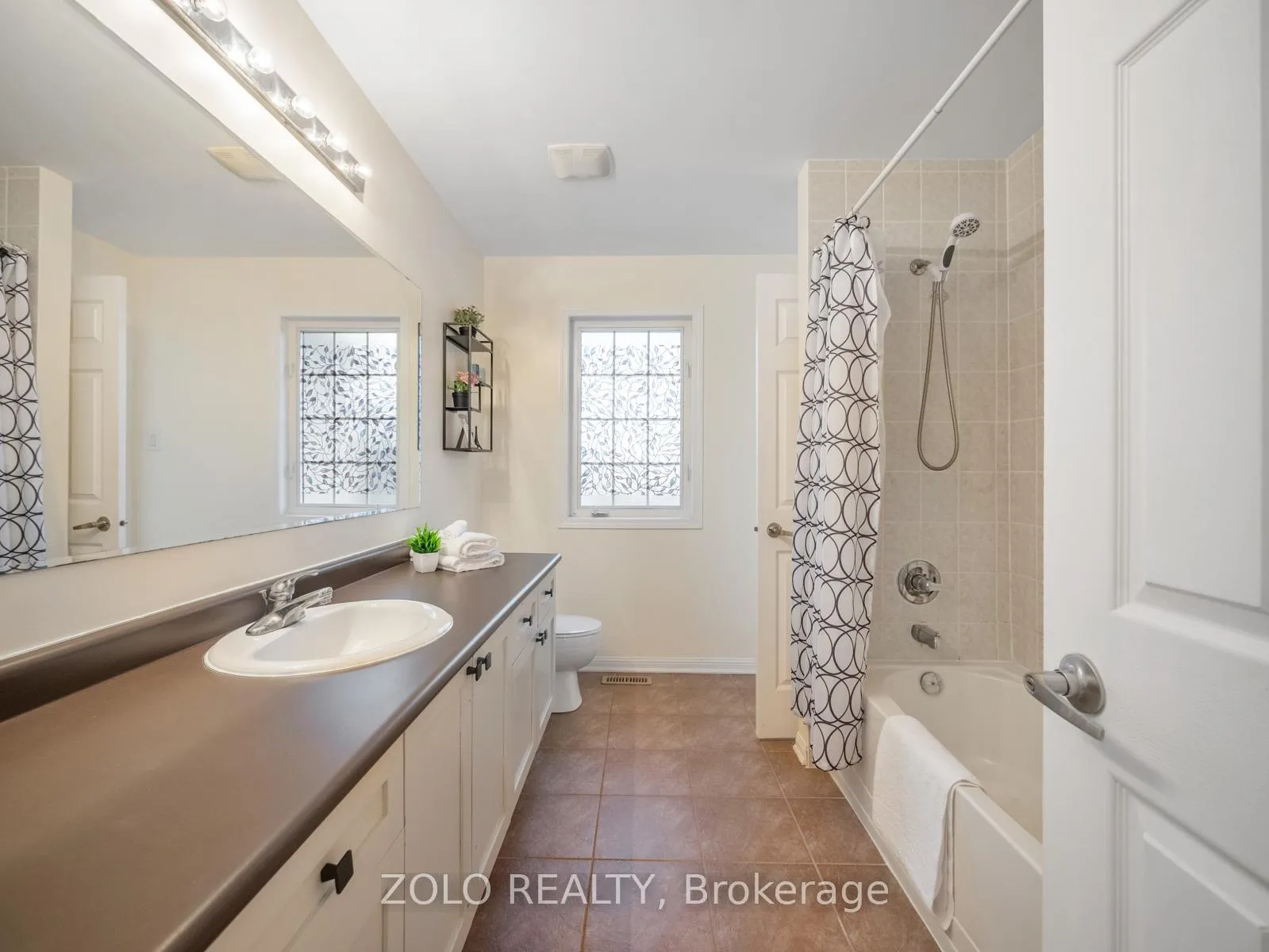 Photo 39 of 818 Cousens Terrace, Milton, Coates — HOMEH
