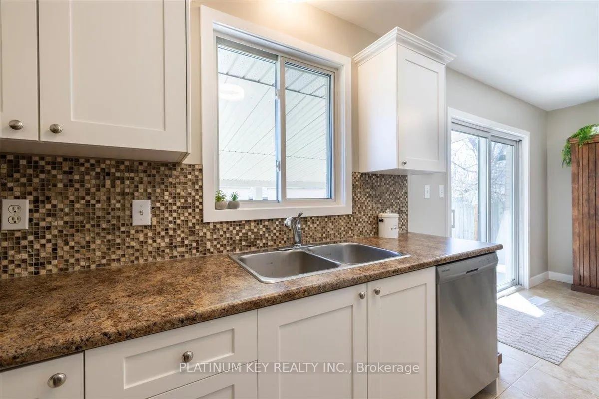 Photo 8 of 205 Symes Street, Southwest Middlesex, Glencoe — HOMEH