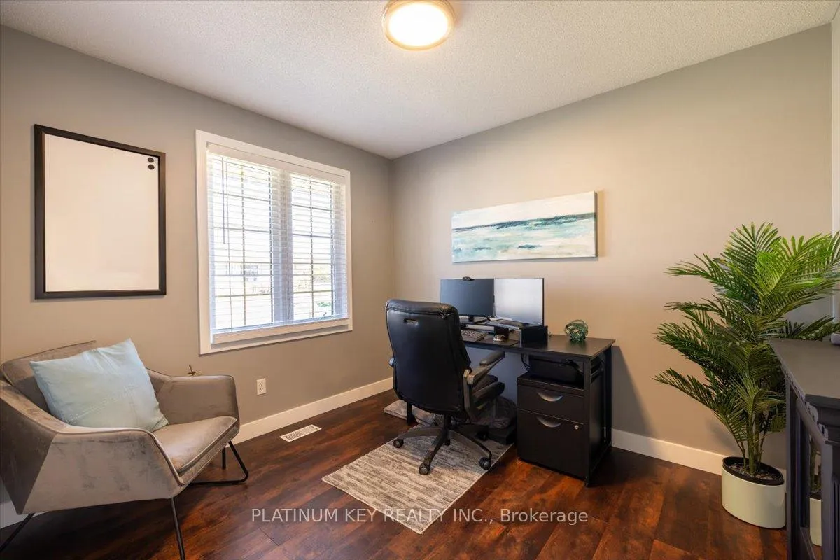 Photo 11 of 205 Symes Street, Southwest Middlesex, Glencoe — HOMEH