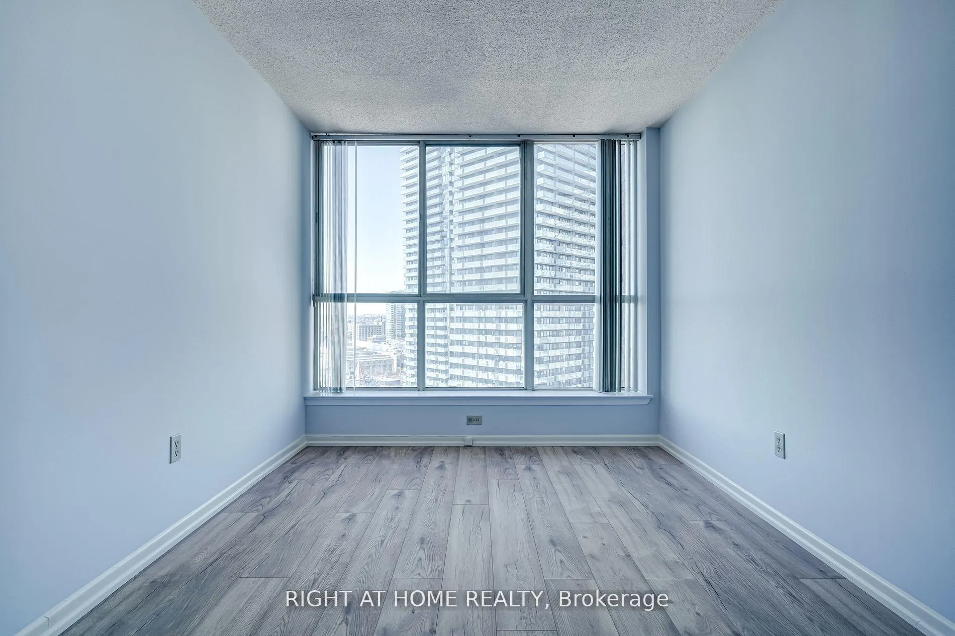 Photo 10 of Unit 2702, 44 St Joseph Street, Toronto, Bay Street Corridor — HOMEH