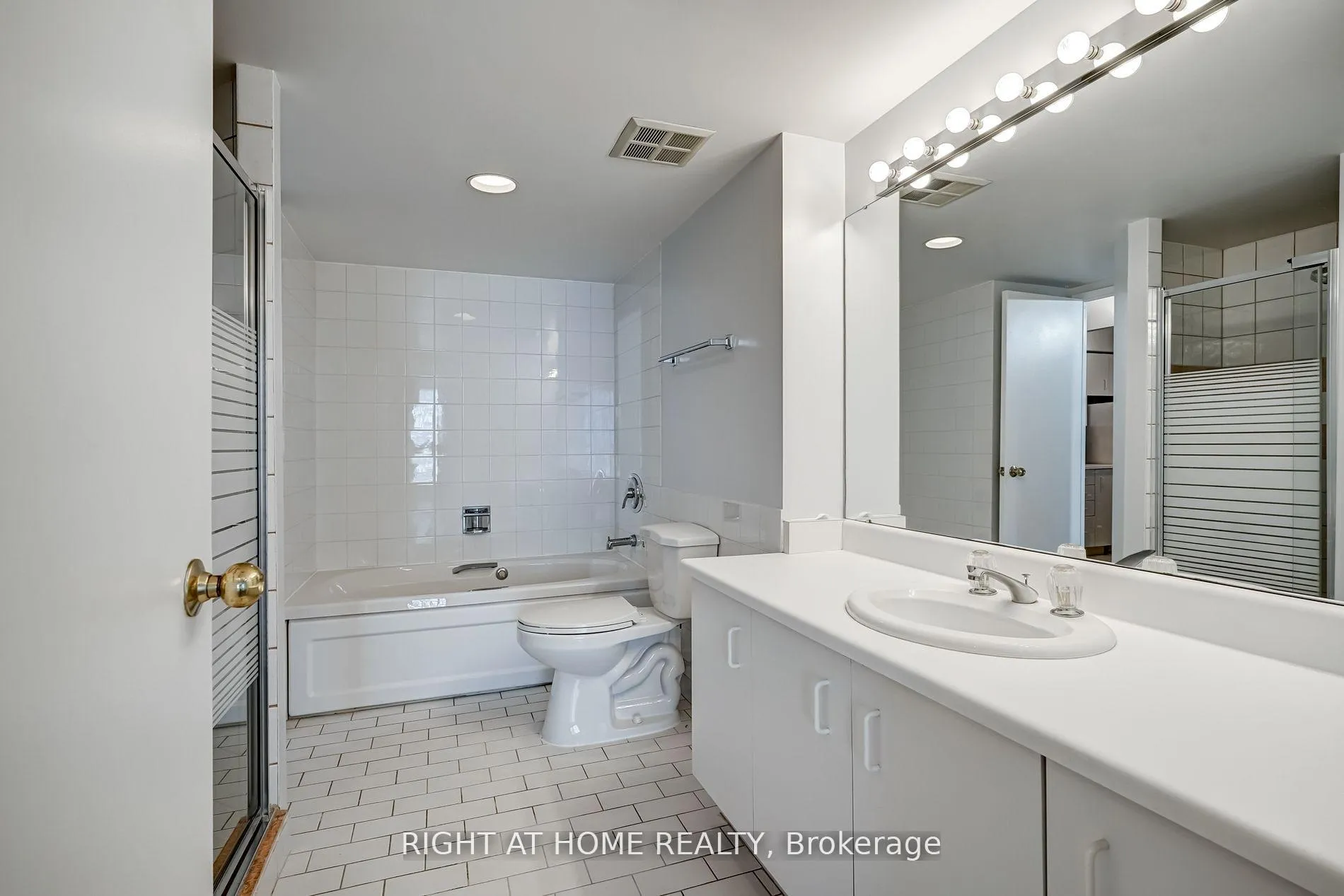 Photo 12 of Unit 2702, 44 St Joseph Street, Toronto, Bay Street Corridor — HOMEH