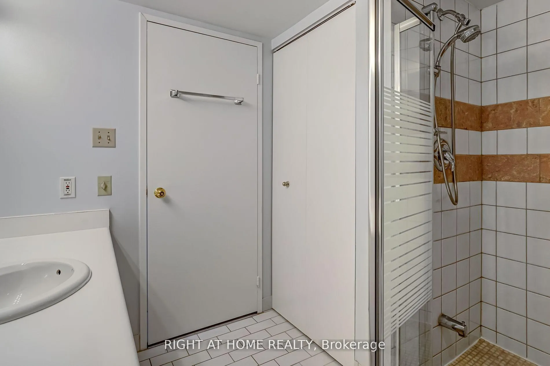 Photo 13 of Unit 2702, 44 St Joseph Street, Toronto, Bay Street Corridor — HOMEH