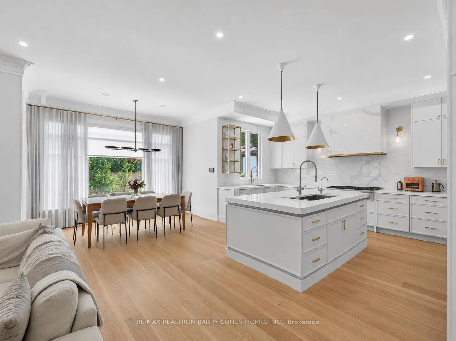 Photo 9 of 201 Hillhurst Boulevard, Toronto, Bedford Park-Nortown — HOMEH
