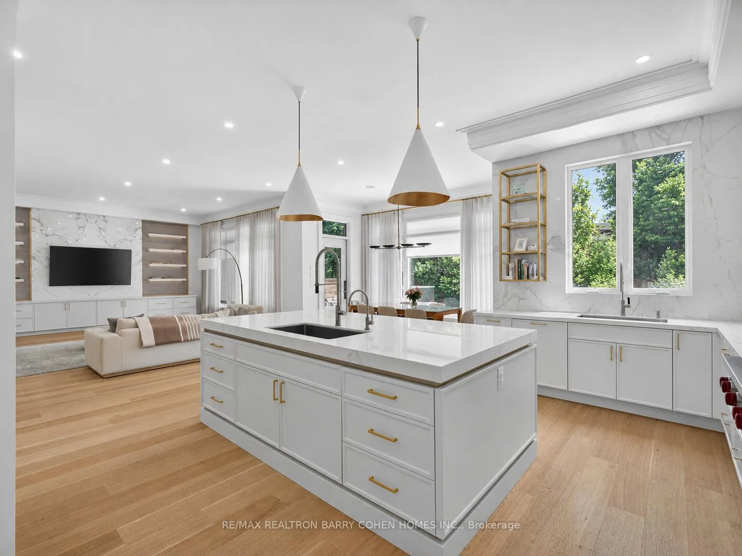Photo 11 of 201 Hillhurst Boulevard, Toronto, Bedford Park-Nortown — HOMEH