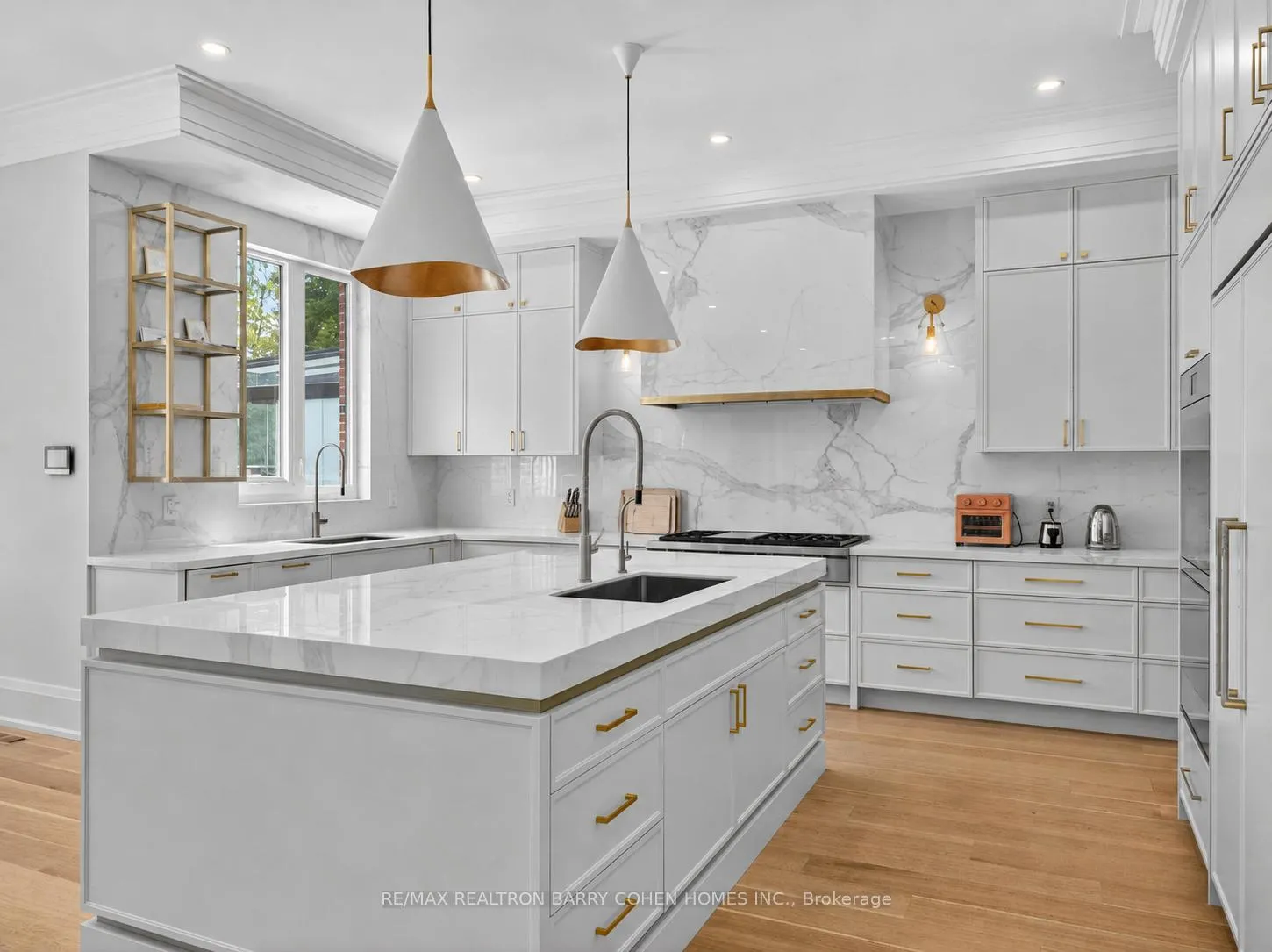 Photo 14 of 201 Hillhurst Boulevard, Toronto, Bedford Park-Nortown — HOMEH