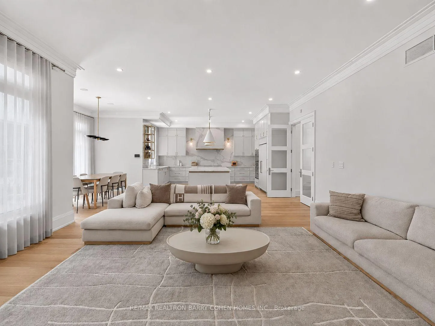 Photo 15 of 201 Hillhurst Boulevard, Toronto, Bedford Park-Nortown — HOMEH