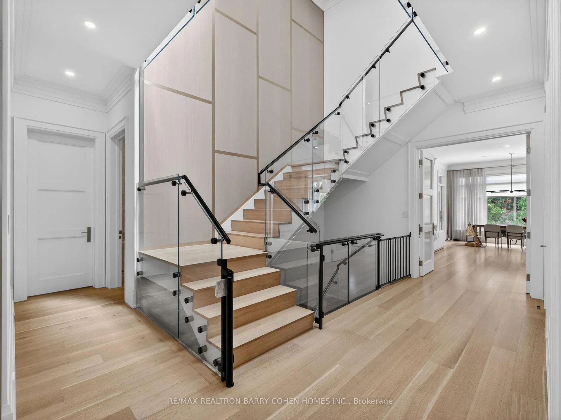 Photo 17 of 201 Hillhurst Boulevard, Toronto, Bedford Park-Nortown — HOMEH