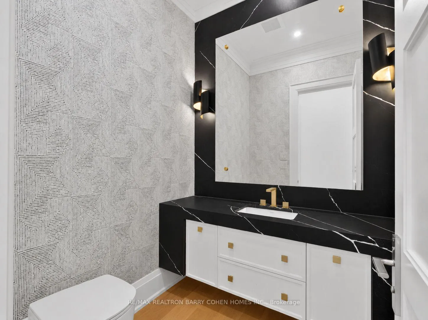 Photo 18 of 201 Hillhurst Boulevard, Toronto, Bedford Park-Nortown — HOMEH