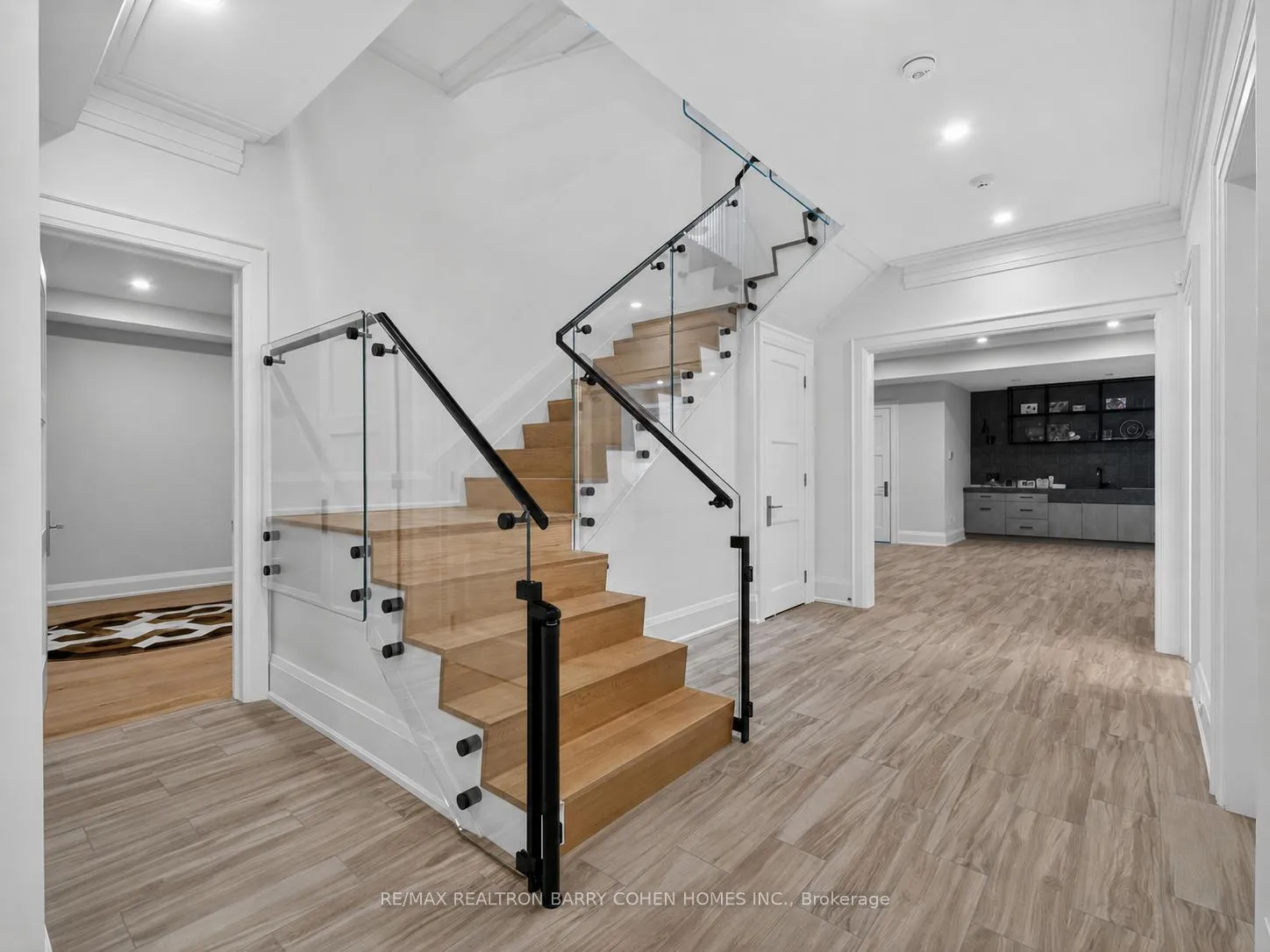 Photo 36 of 201 Hillhurst Boulevard, Toronto, Bedford Park-Nortown — HOMEH