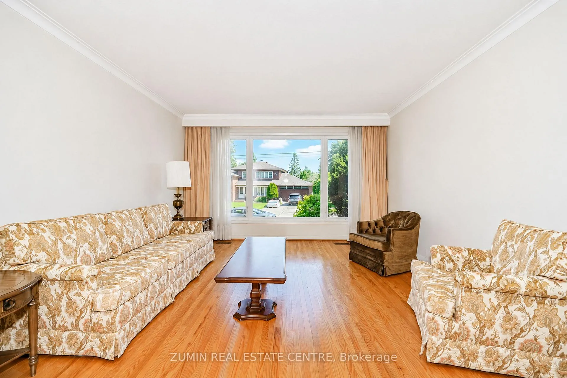 Photo 6 of 9 Oldborough Circle, North York, Don Valley Village — HOMEH