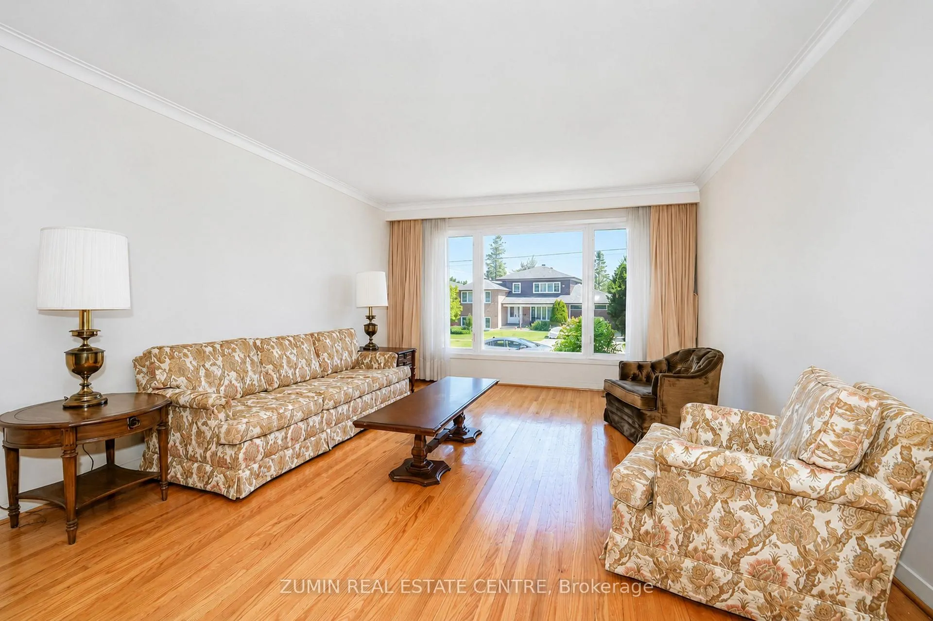 Photo 7 of 9 Oldborough Circle, North York, Don Valley Village — HOMEH