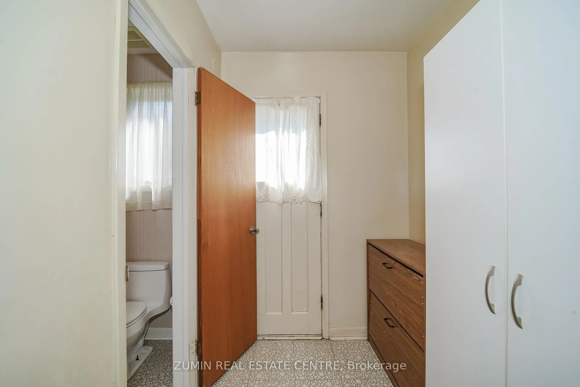 Photo 31 of 9 Oldborough Circle, North York, Don Valley Village — HOMEH