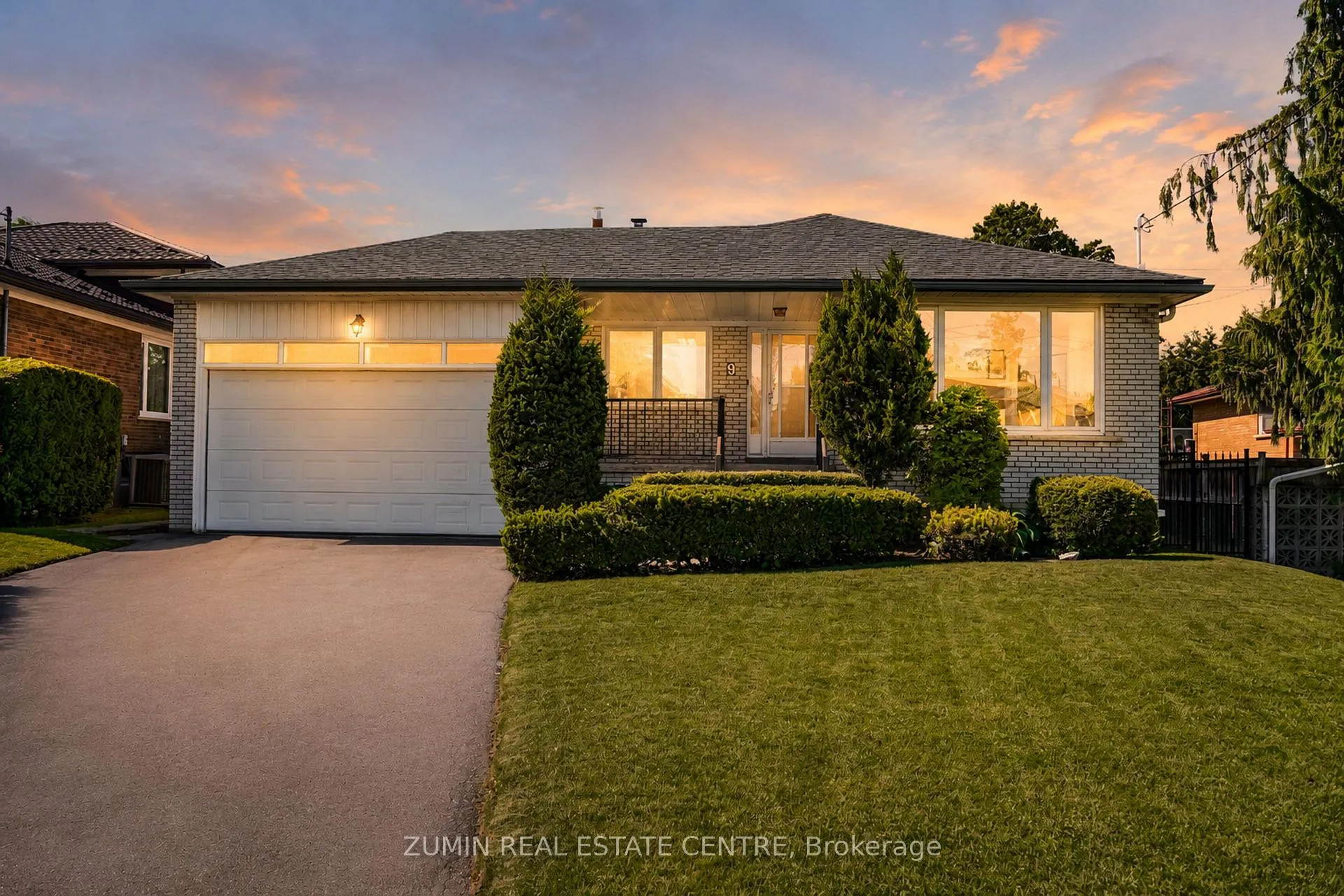 Photo 48 of 9 Oldborough Circle, North York, Don Valley Village — HOMEH