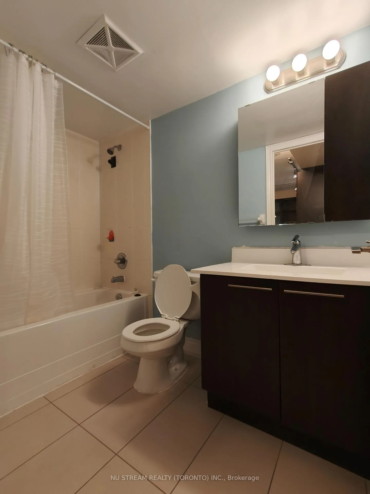Photo 9 of Unit 801, 39 Galleria Parkway, Markham, Commerce Valley — HOMEH
