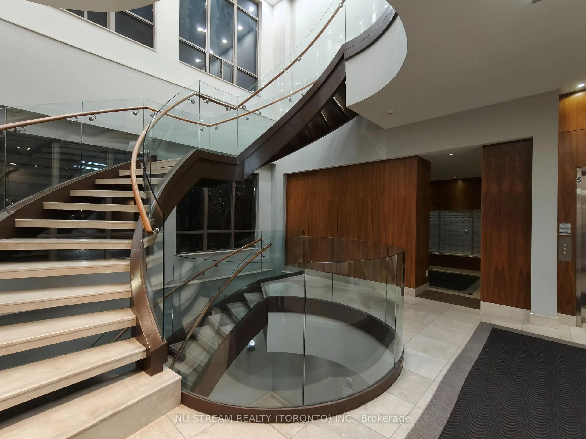 Photo 11 of Unit 801, 39 Galleria Parkway, Markham, Commerce Valley — HOMEH