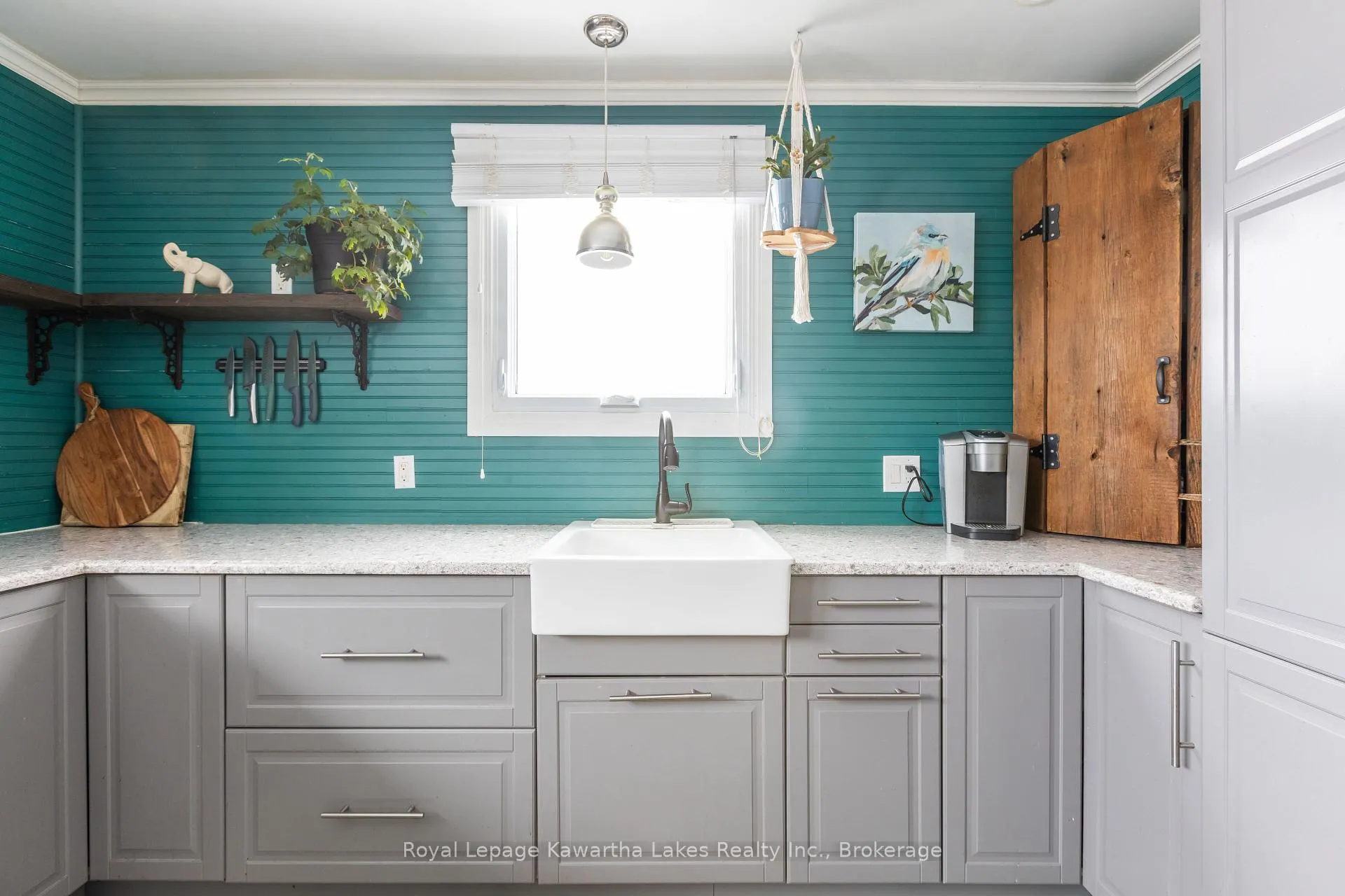 Photo 6 of 104 Cameron Drive, Kawartha Lakes, Fenelon — HOMEH