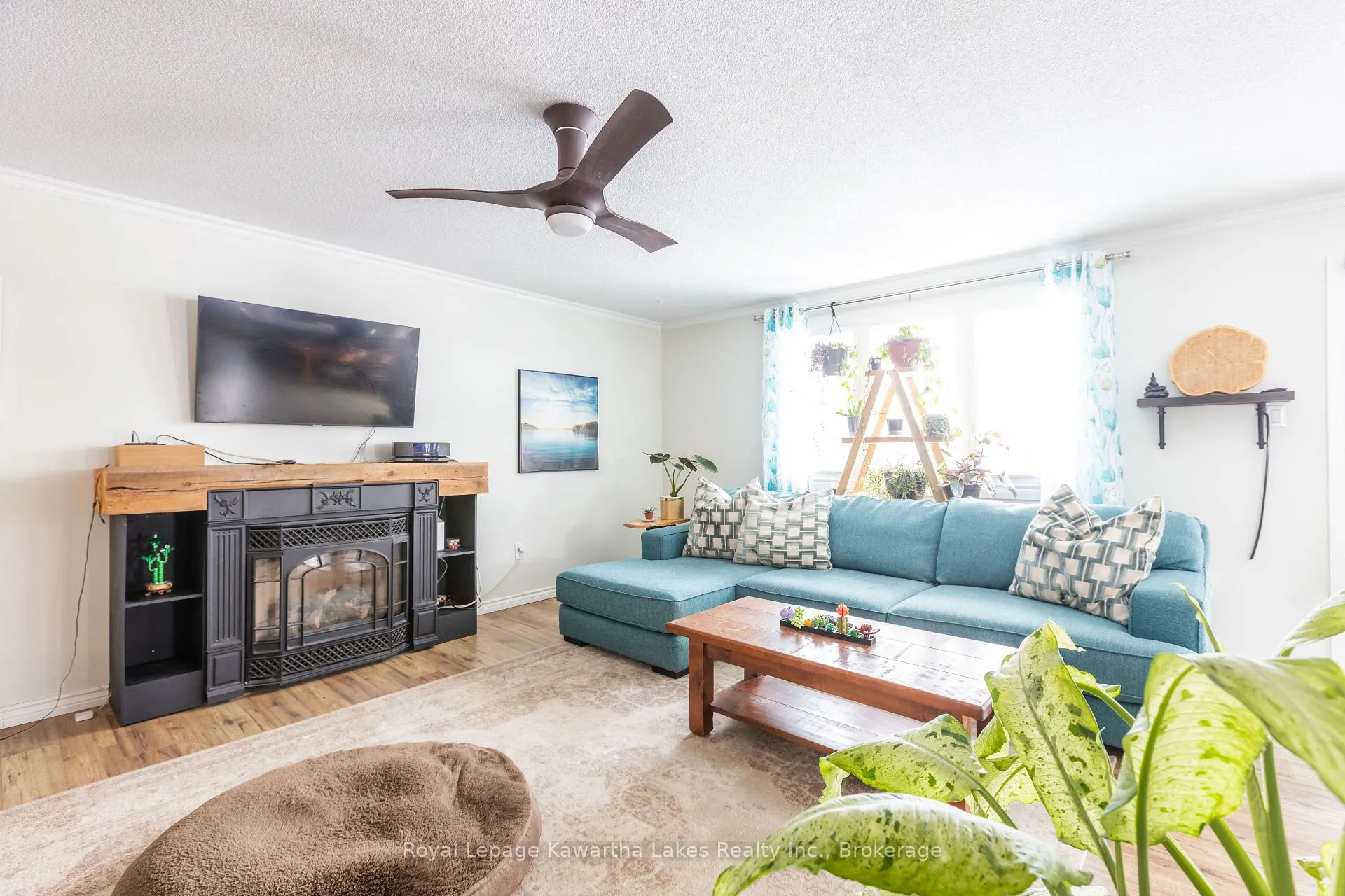 Photo 14 of 104 Cameron Drive, Kawartha Lakes, Fenelon — HOMEH