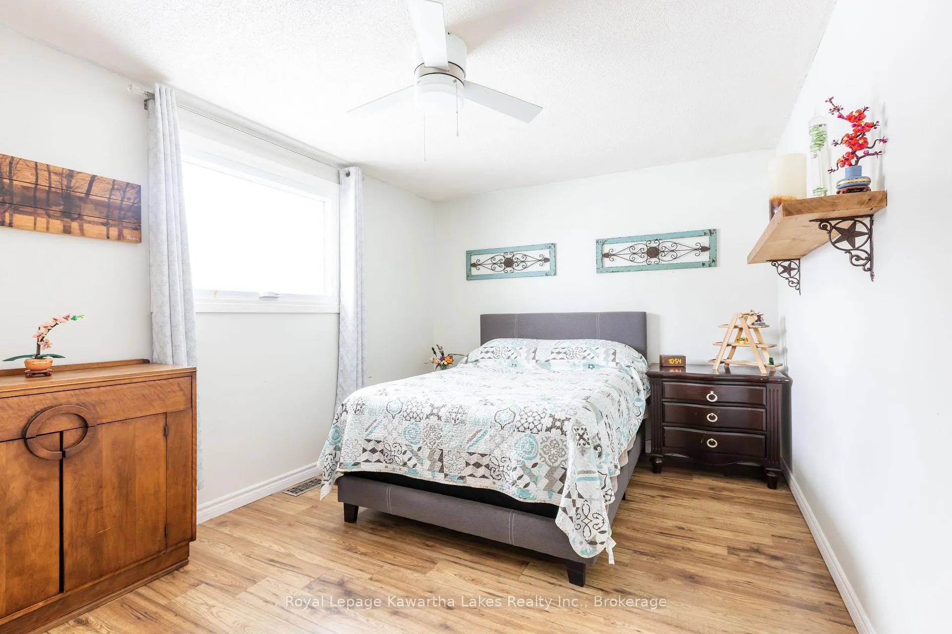 Photo 19 of 104 Cameron Drive, Kawartha Lakes, Fenelon — HOMEH