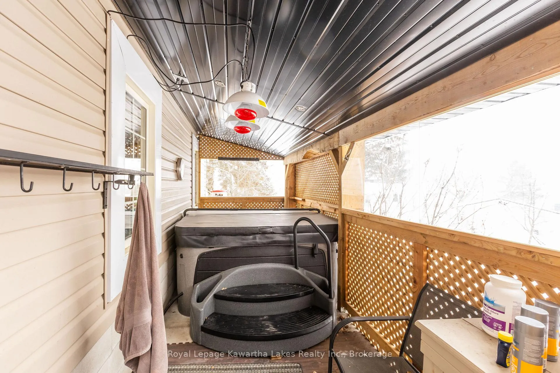 Photo 28 of 104 Cameron Drive, Kawartha Lakes, Fenelon — HOMEH