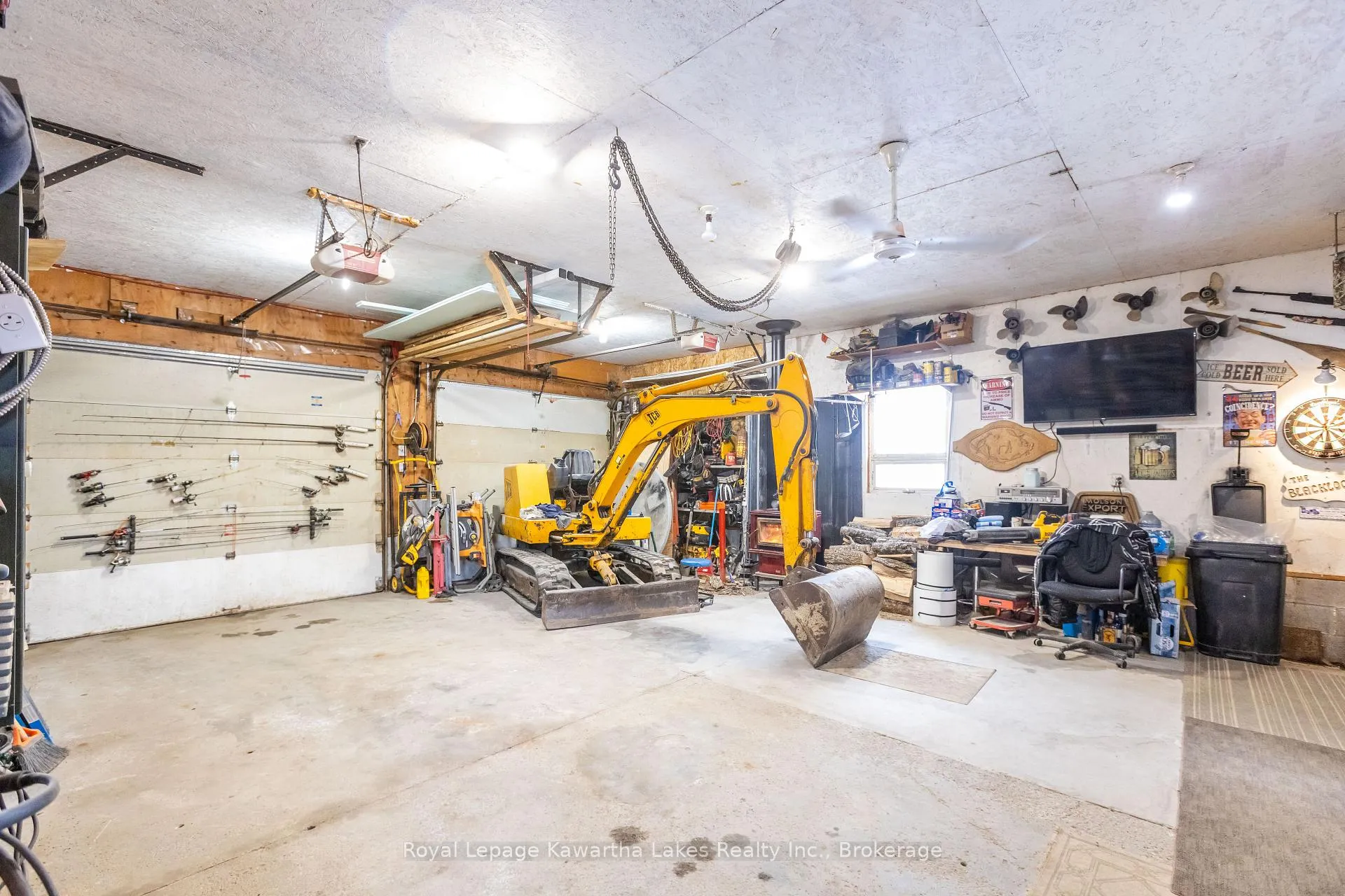 Photo 29 of 104 Cameron Drive, Kawartha Lakes, Fenelon — HOMEH