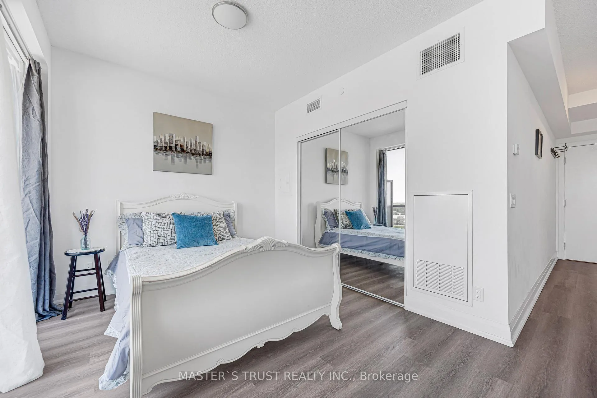 Photo 9 of Unit #1109, 56 Annie Craig Drive, Etobicoke, Mimico — HOMEH