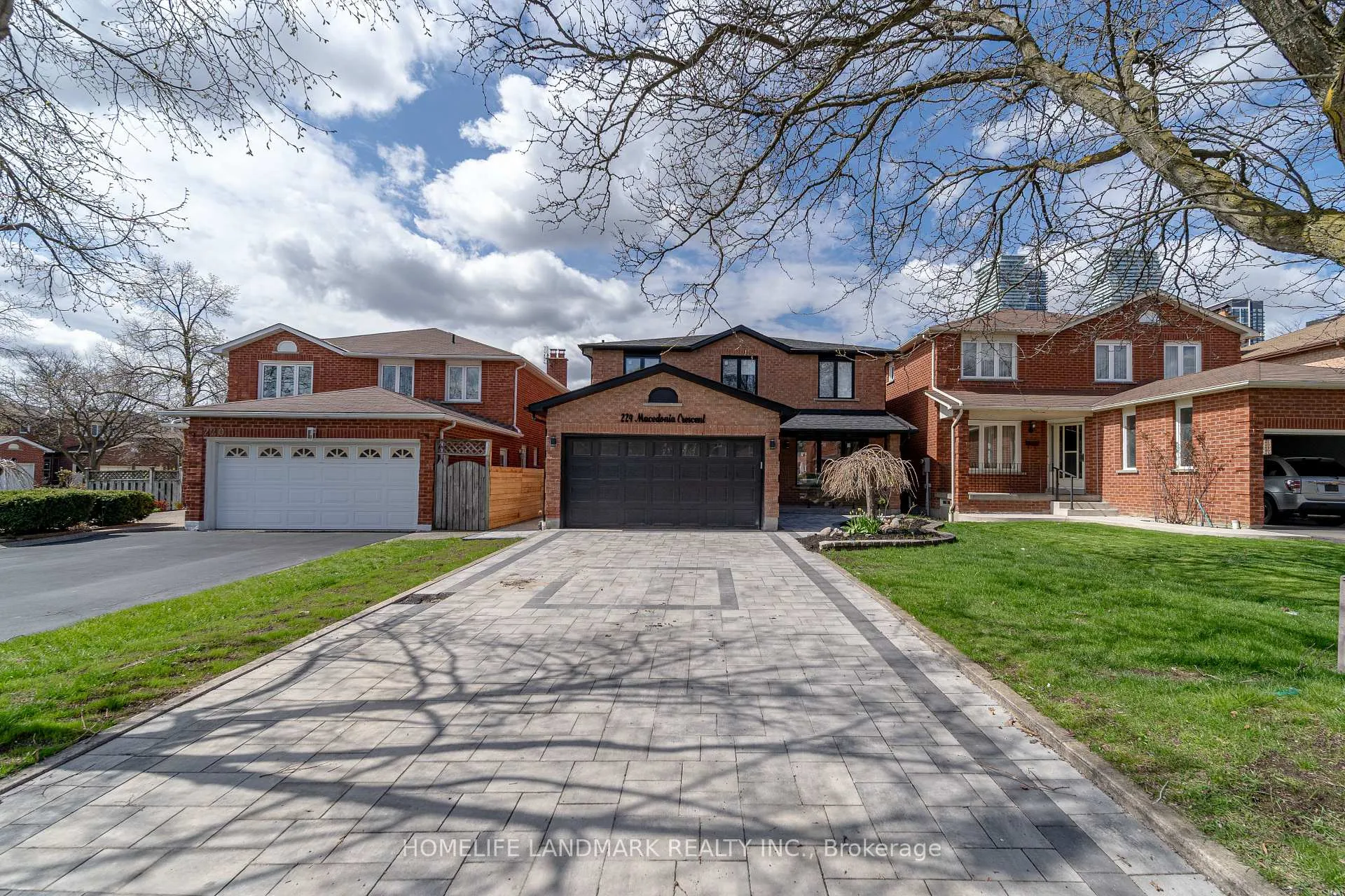 Photo 1 of 224 Macedonia Crescent, Mississauga, Fairview — HOMEH