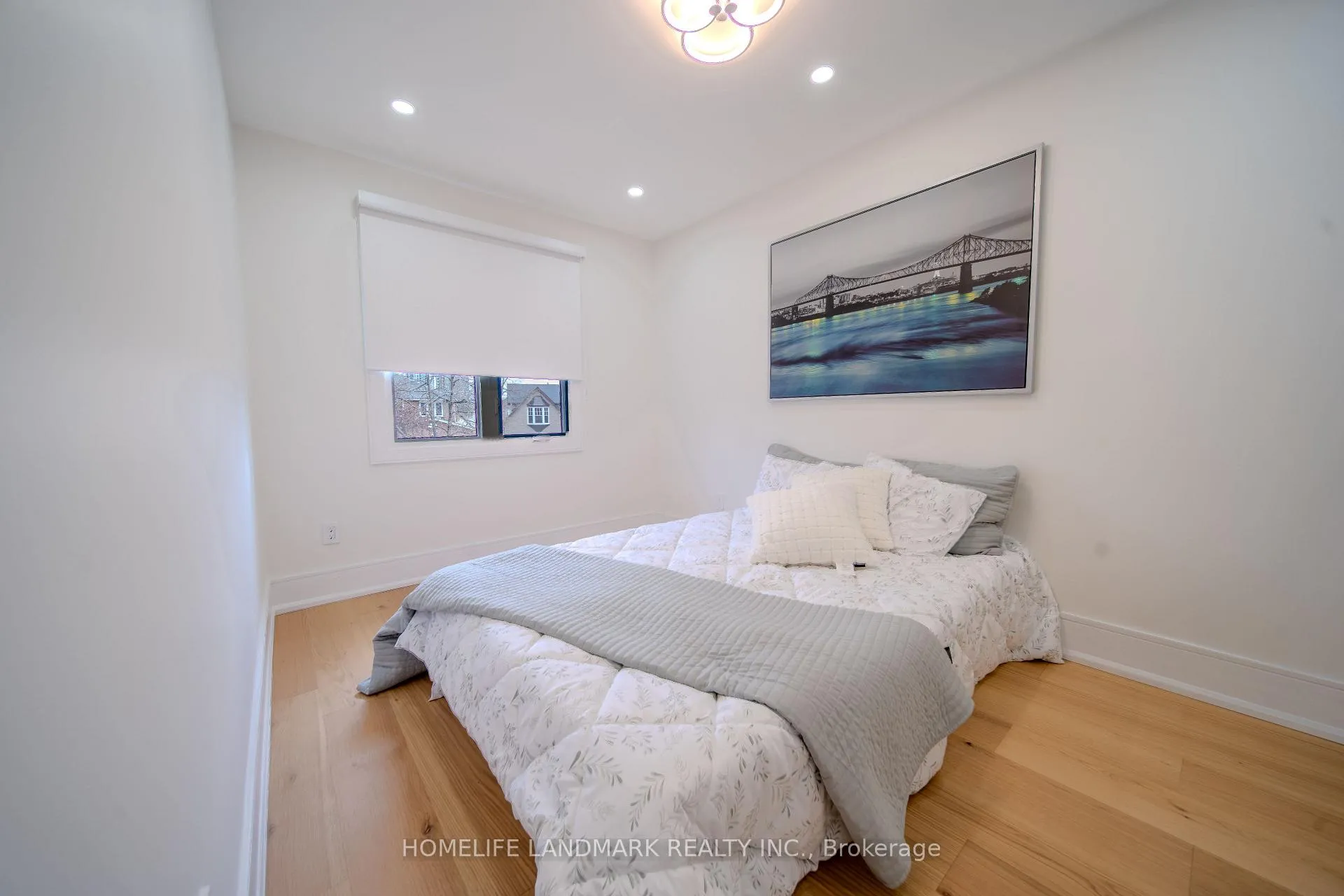 Photo 8 of 224 Macedonia Crescent, Mississauga, Fairview — HOMEH