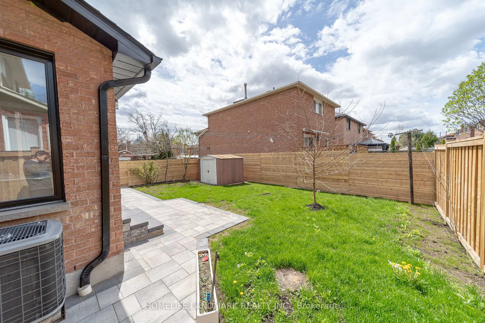 Photo 22 of 224 Macedonia Crescent, Mississauga, Fairview — HOMEH