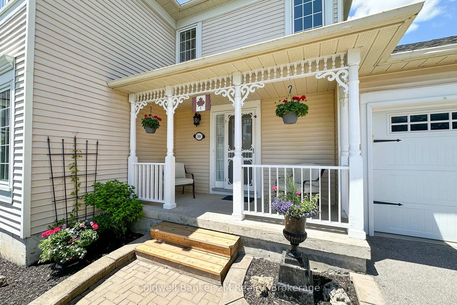 Photo 4 of 39 Poplar Park Crescent, Scugog, Port Perry — HOMEH