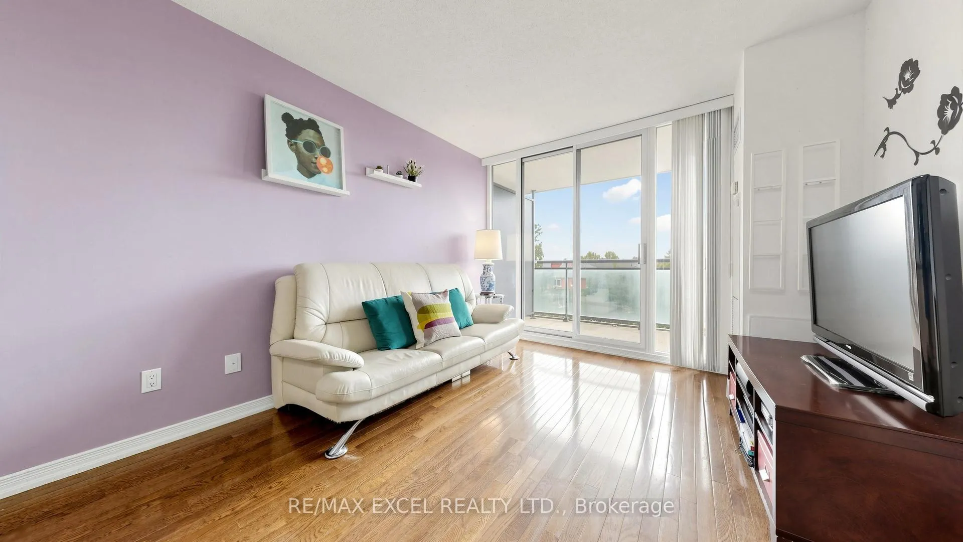 Photo 4 of Unit 318, 310 Red Maple Road, Richmond Hill, Langstaff — HOMEH