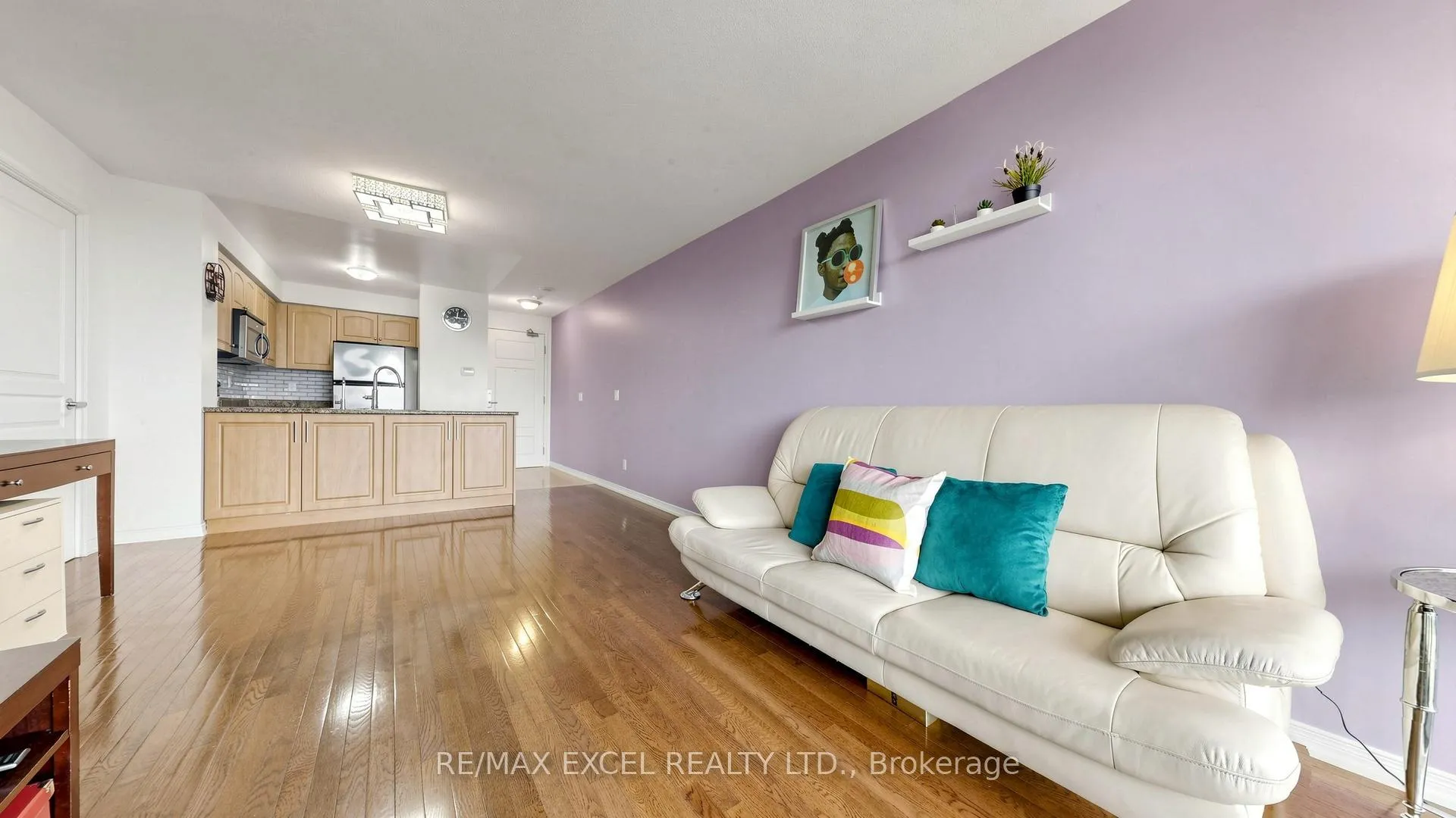 Photo 5 of Unit 318, 310 Red Maple Road, Richmond Hill, Langstaff — HOMEH