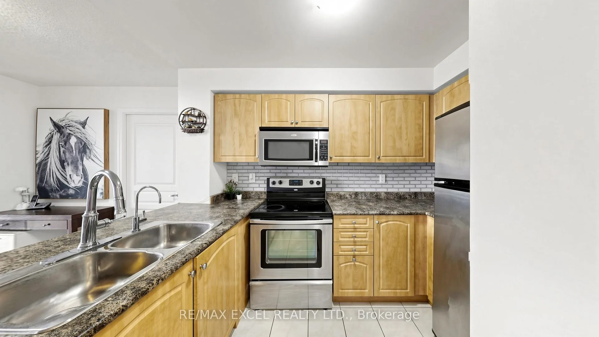 Photo 7 of Unit 318, 310 Red Maple Road, Richmond Hill, Langstaff — HOMEH