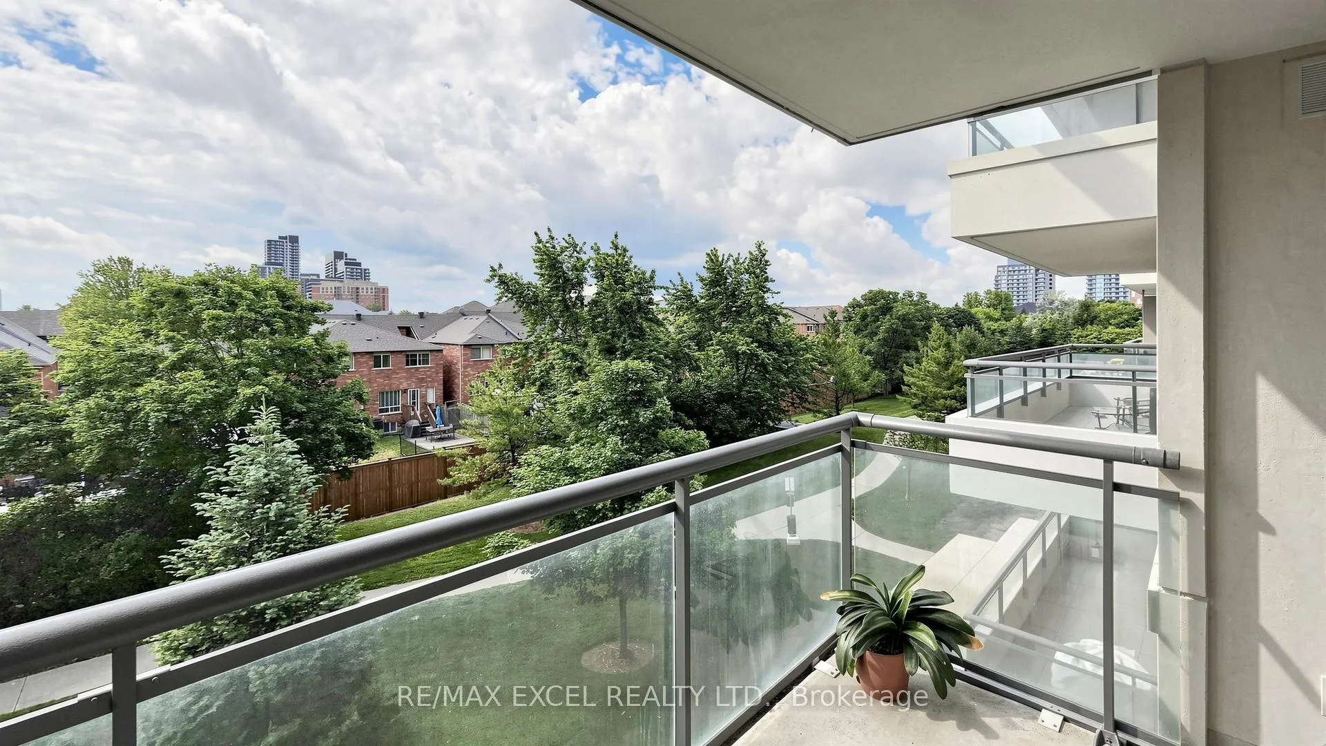 Photo 21 of Unit 318, 310 Red Maple Road, Richmond Hill, Langstaff — HOMEH