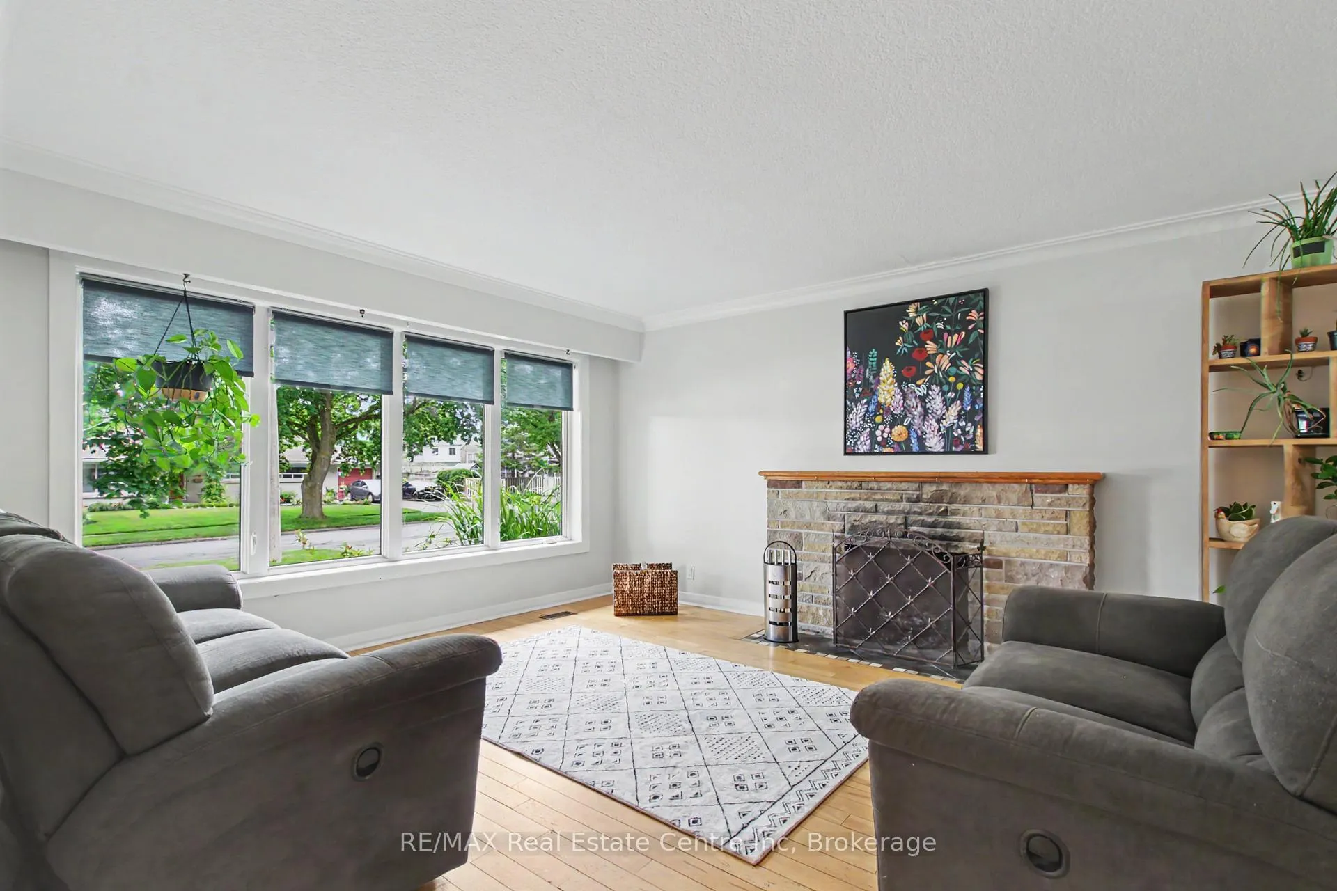 Photo 3 of 23 Glenburnie Drive, Guelph, Grange Road — HOMEH