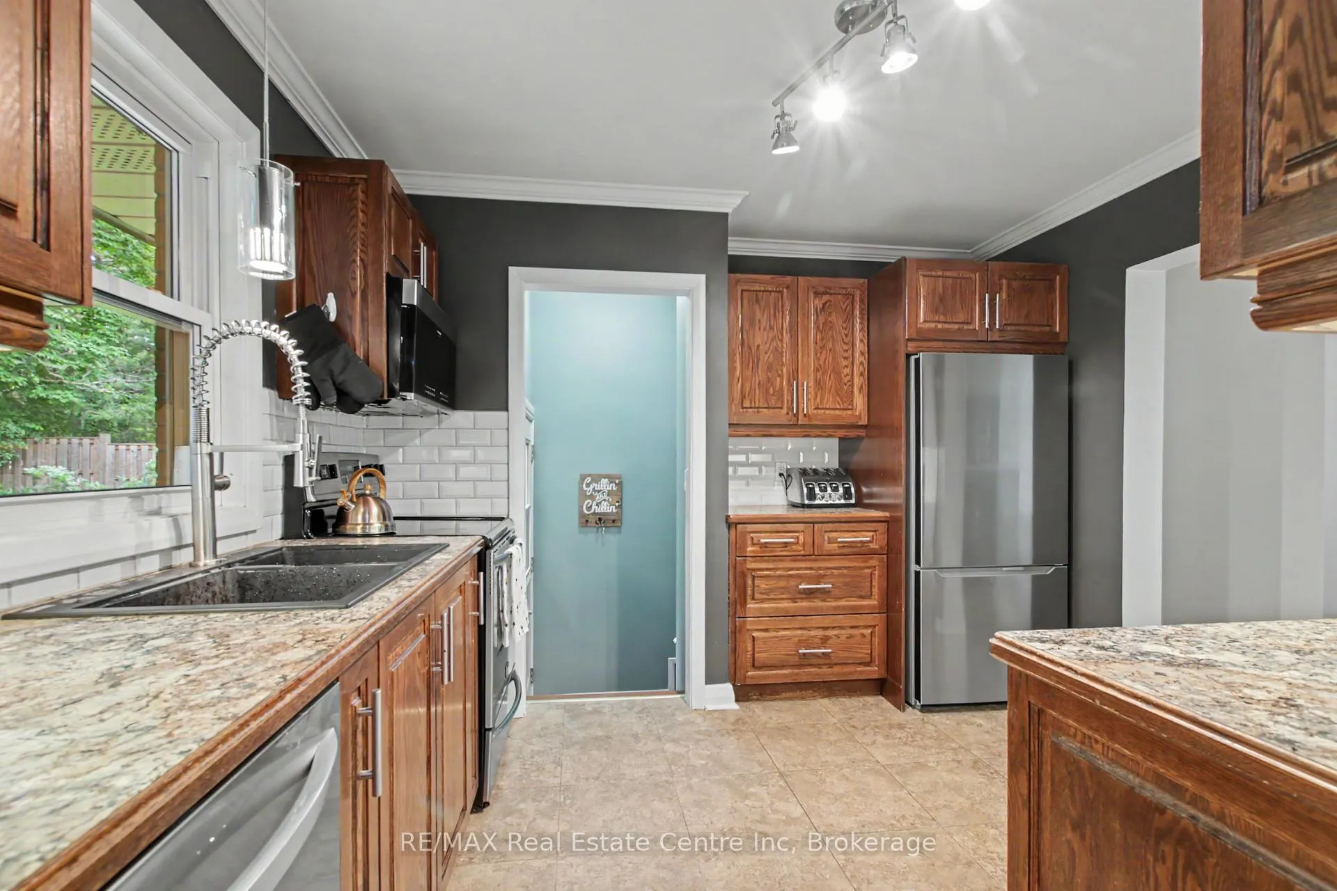 Photo 6 of 23 Glenburnie Drive, Guelph, Grange Road — HOMEH