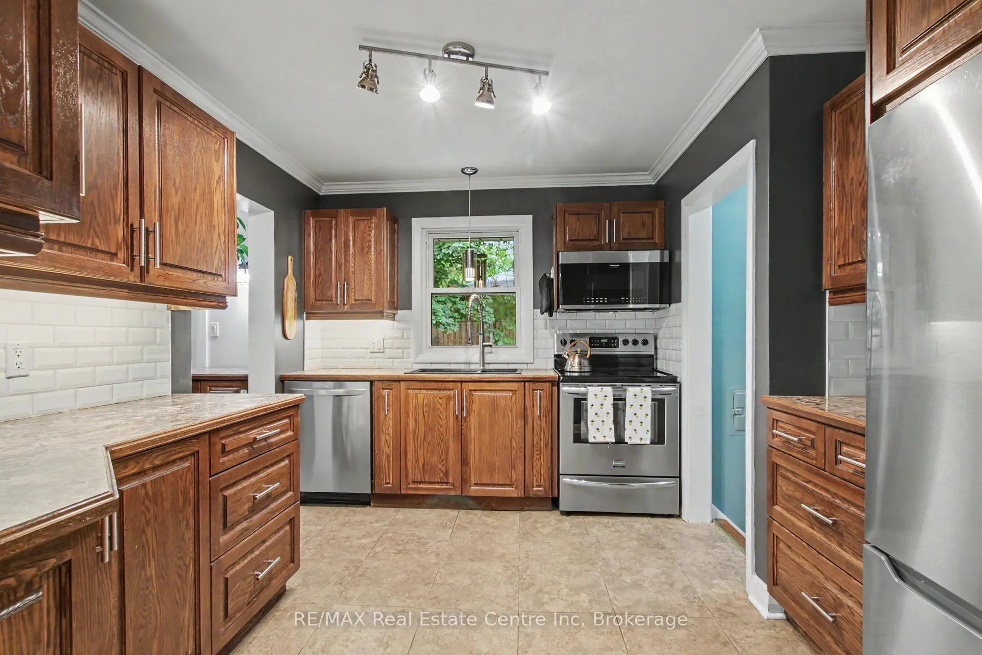Photo 7 of 23 Glenburnie Drive, Guelph, Grange Road — HOMEH