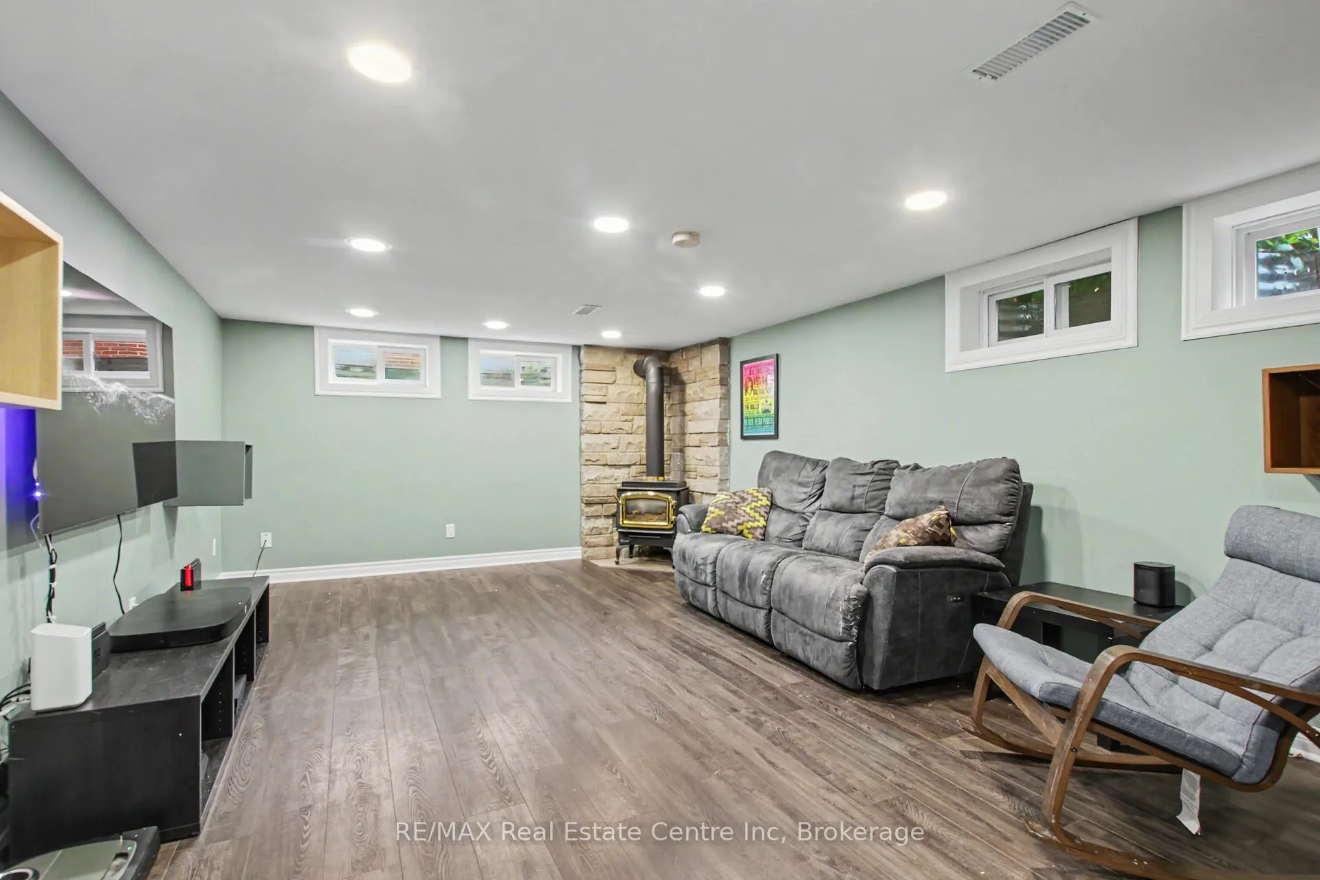 Photo 13 of 23 Glenburnie Drive, Guelph, Grange Road — HOMEH